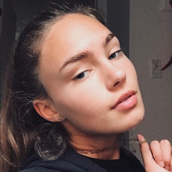 Meet your Posher, Eleena - Picture 7 of 8